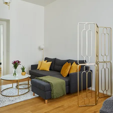 Deluxe In New Town By Days Prag